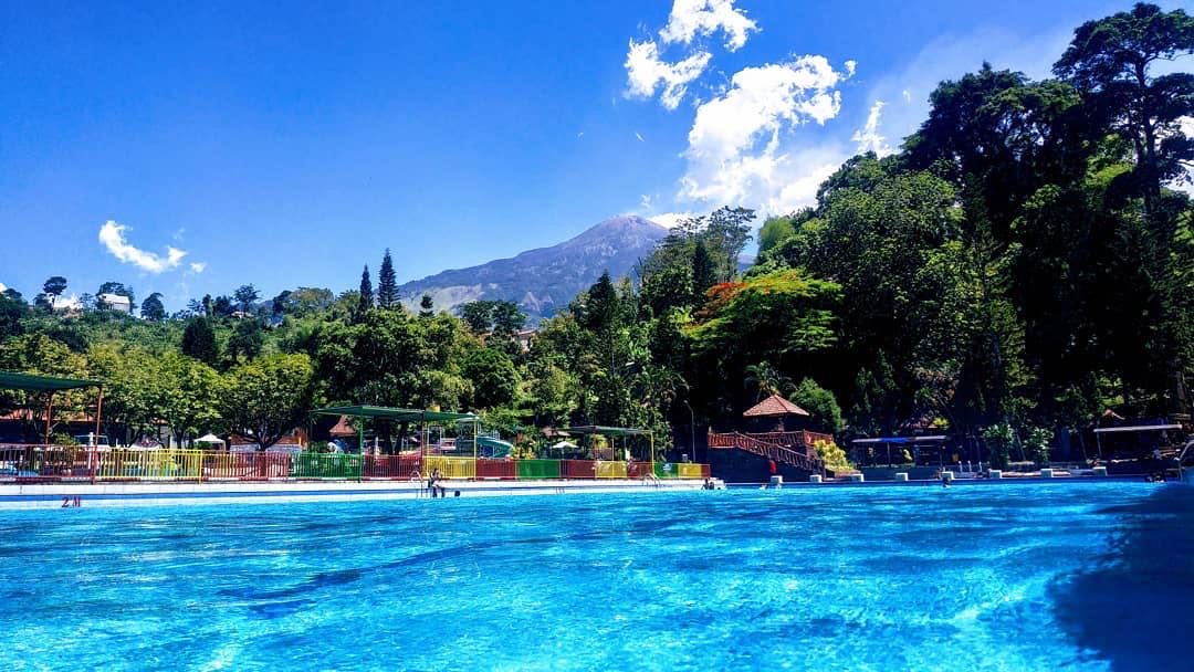 Wisata ubalan pacet turun harga hingga lima puluh persen. Yakin ga mau ambil kesempatan buat mengunjungi waterpark ini?