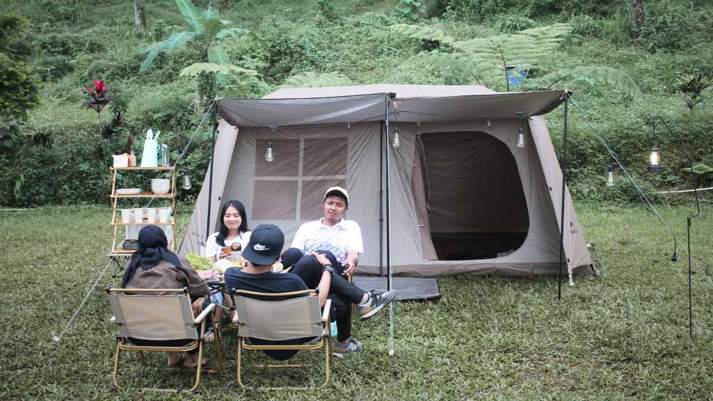 tempat camping di Pacet Mojokerto tawarkan suasana alami dan tenang